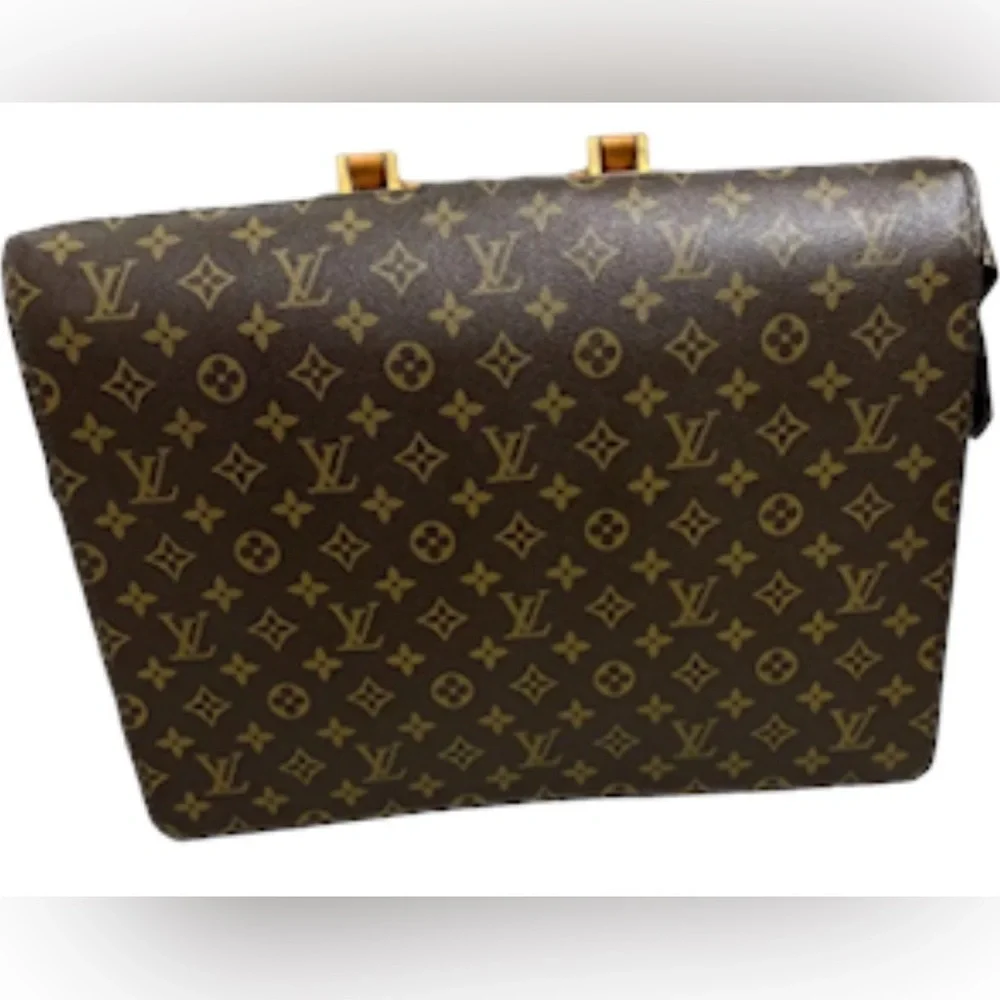 Louis Vuitton Fermoir Serviette Business Briefcase With Key & Box in EUC 💼